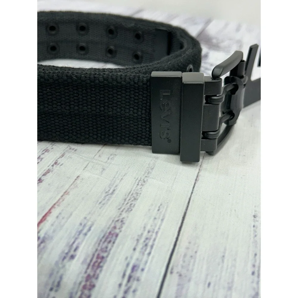 NWT Levi's Men's Black Reversible Canvas Matte Buckle Work Belt Size XL (42–44)‎